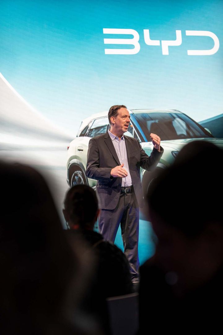 Vortrag vor einer großen Automotive-Präsentation